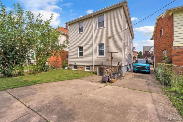 5125 Middlesex Street, Dearborn, MI 48126