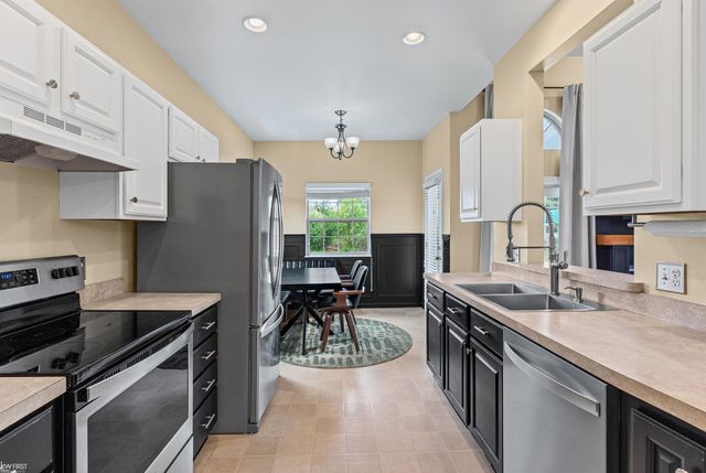 9484 Aspen View Drive, Grand Blanc, MI 48439