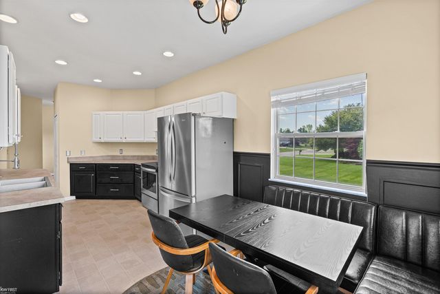 9484 Aspen View Drive, Grand Blanc, MI 48439