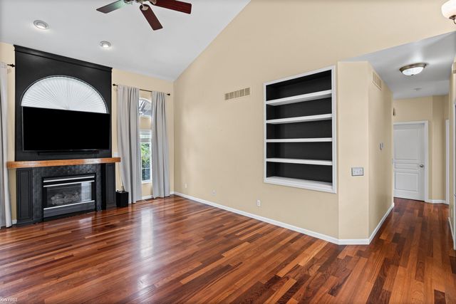 9484 Aspen View Drive, Grand Blanc, MI 48439