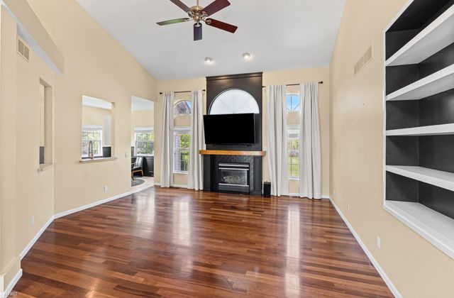 9484 Aspen View Drive, Grand Blanc, MI 48439