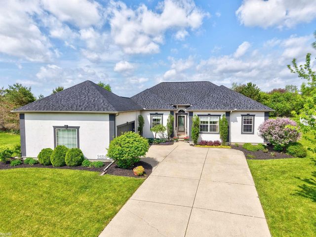 9484 Aspen View Drive, Grand Blanc, MI 48439