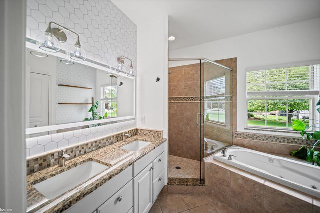 9484 Aspen View Drive, Grand Blanc, MI 48439
