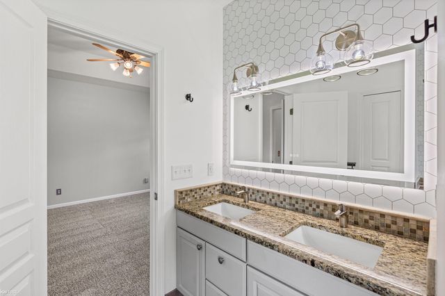 9484 Aspen View Drive, Grand Blanc, MI 48439