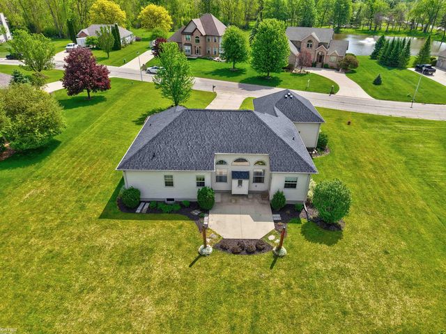 9484 Aspen View Drive, Grand Blanc, MI 48439