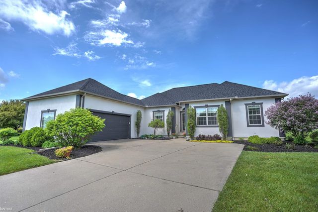 9484 Aspen View Drive, Grand Blanc, MI 48439