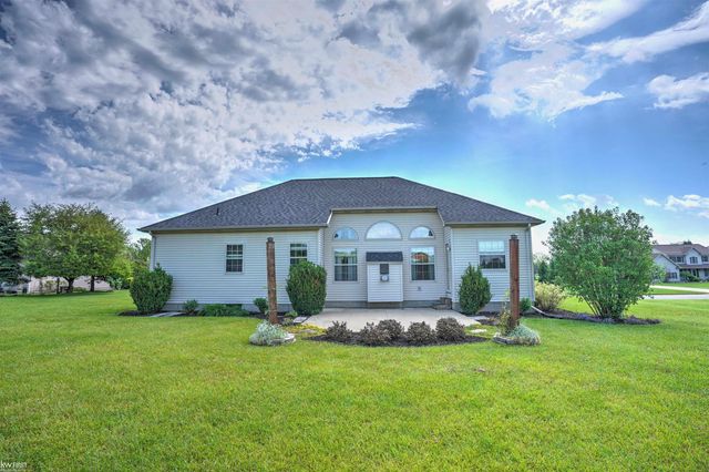 9484 Aspen View Drive, Grand Blanc, MI 48439
