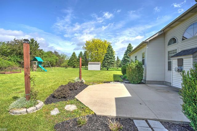 9484 Aspen View Drive, Grand Blanc, MI 48439