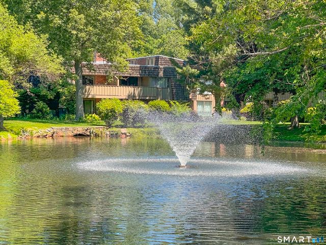 29 Ledgebrook Drive 29, Norwalk, CT 06854