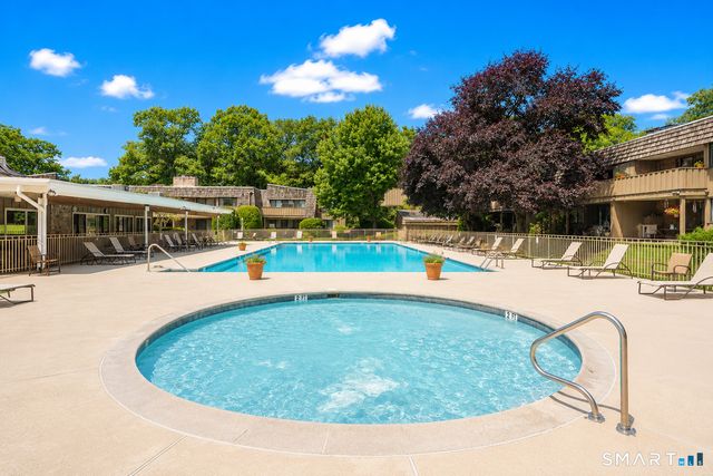 29 Ledgebrook Drive 29, Norwalk, CT 06854