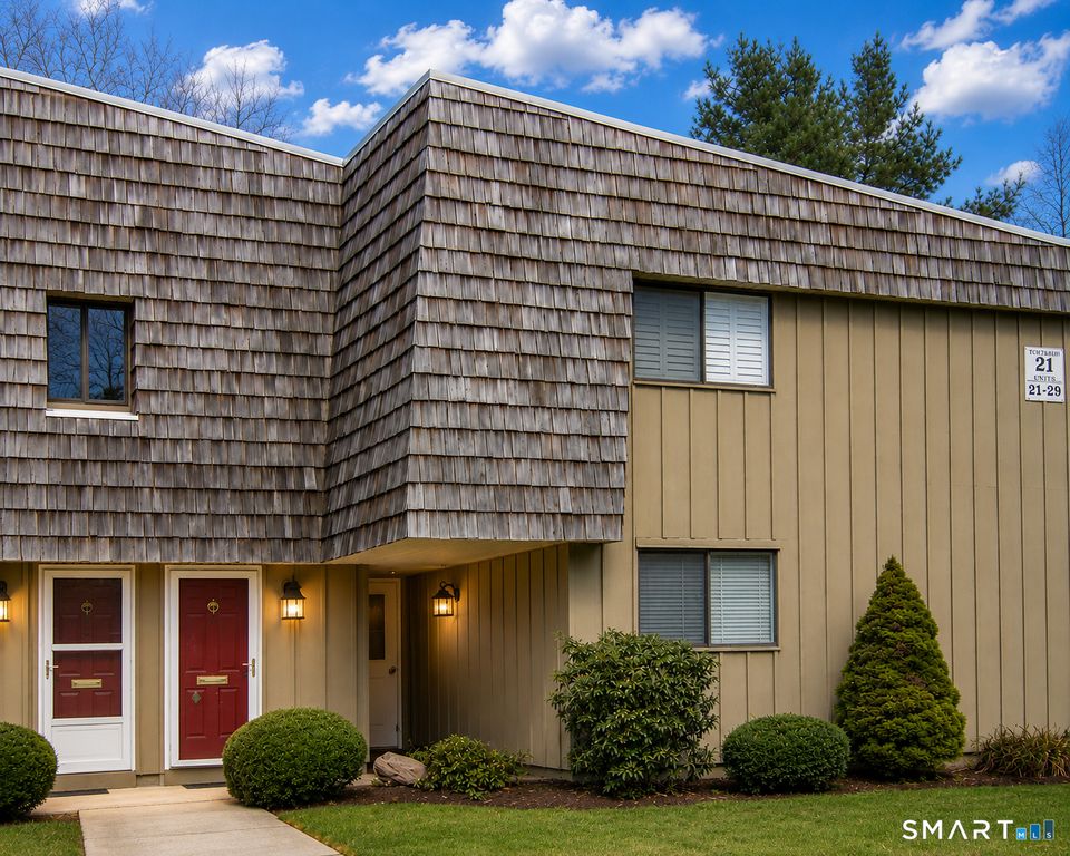 29 Ledgebrook Drive 29, Norwalk, CT 06854