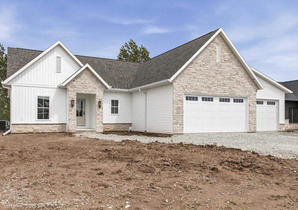 3741 EDWINA DRIVE, De Pere, WI 54115