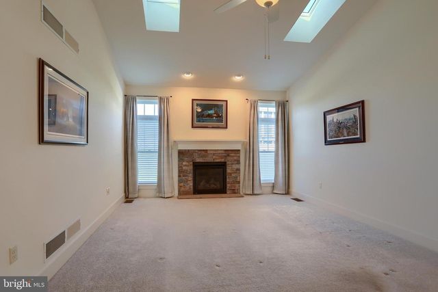1620 QUINCEY DR, Mechanicsburg, PA 17050
