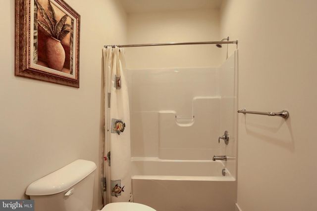 1620 QUINCEY DR, Mechanicsburg, PA 17050