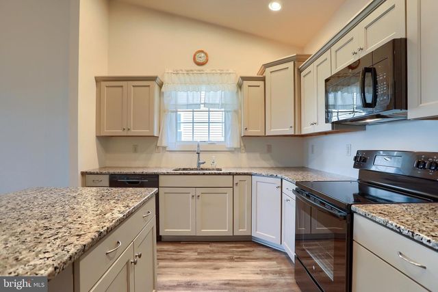 1620 QUINCEY DR, Mechanicsburg, PA 17050