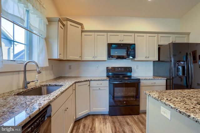 1620 QUINCEY DR, Mechanicsburg, PA 17050