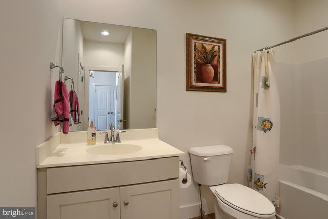 1620 QUINCEY DR, Mechanicsburg, PA 17050