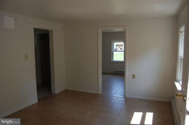 2 SPRUCE LN, Annapolis, MD 21401