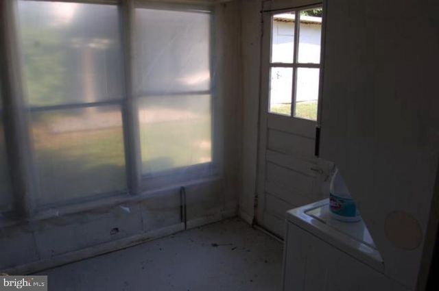 2 SPRUCE LN, Annapolis, MD 21401