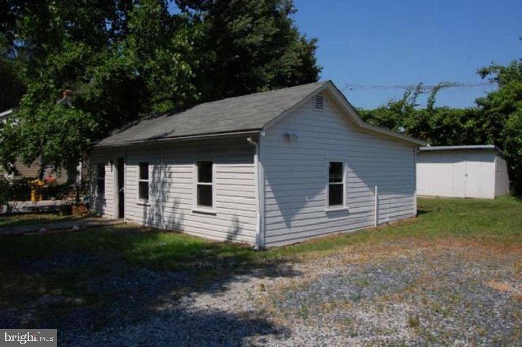 2 SPRUCE LN, Annapolis, MD 21401