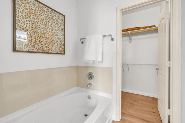 5350 Dunlay Dr #1612, Sacramento, CA 95835