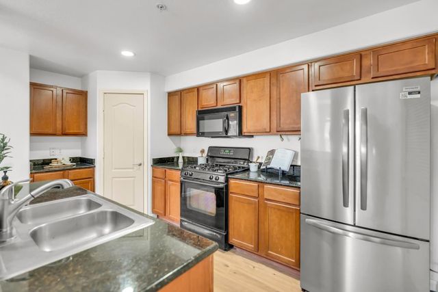 5350 Dunlay Dr #1612, Sacramento, CA 95835