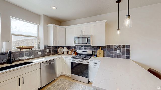 989 N WAYNE DR, Saratoga Springs, UT 84045