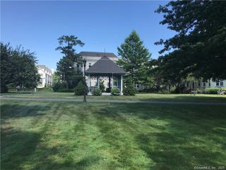120 Woodside Green Street 1A, Stamford, CT 06905