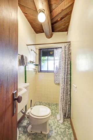 5 Chacon Place NW, Albuquerque, NM 87104