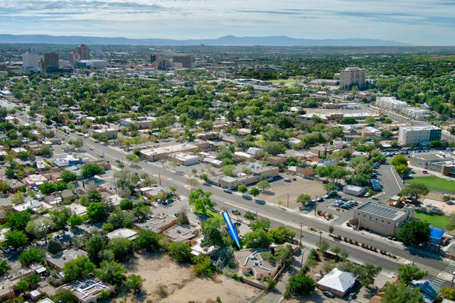 5 Chacon Place NW, Albuquerque, NM 87104