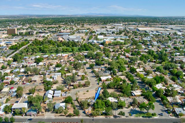 5 Chacon Place NW, Albuquerque, NM 87104