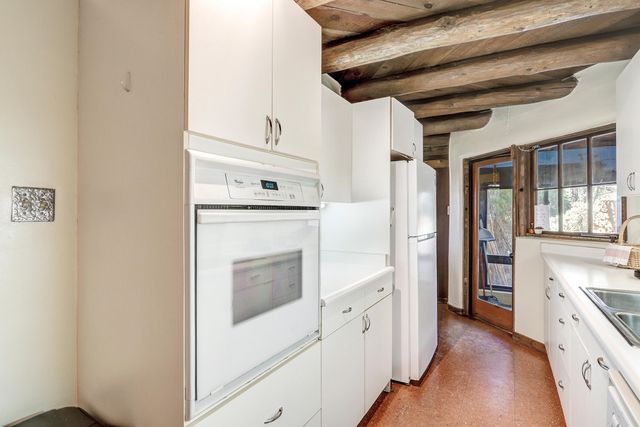 5 Chacon Place NW, Albuquerque, NM 87104