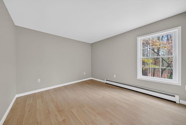 395 High St, Uxbridge, MA 01569