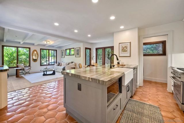 3635 Kite St, San Diego, CA 92103