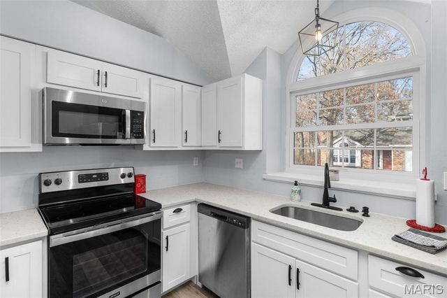 13312 Wood Chapel Drive, St Louis, MO 63141