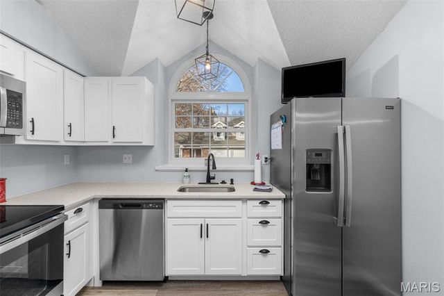 13312 Wood Chapel Drive, St Louis, MO 63141