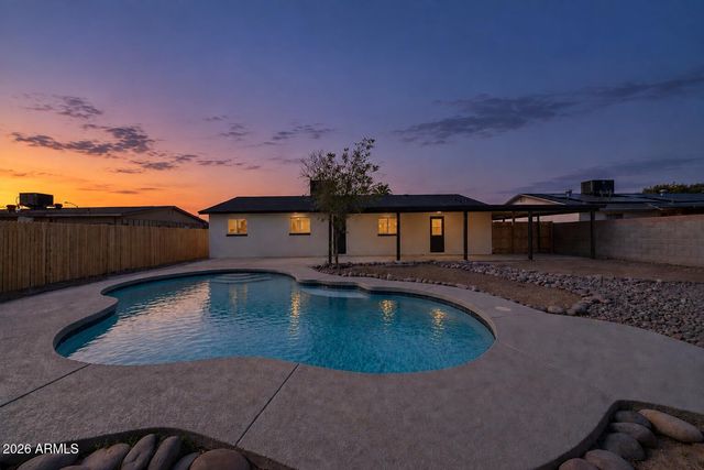 7141 W Vernon Avenue, Phoenix, AZ 85035
