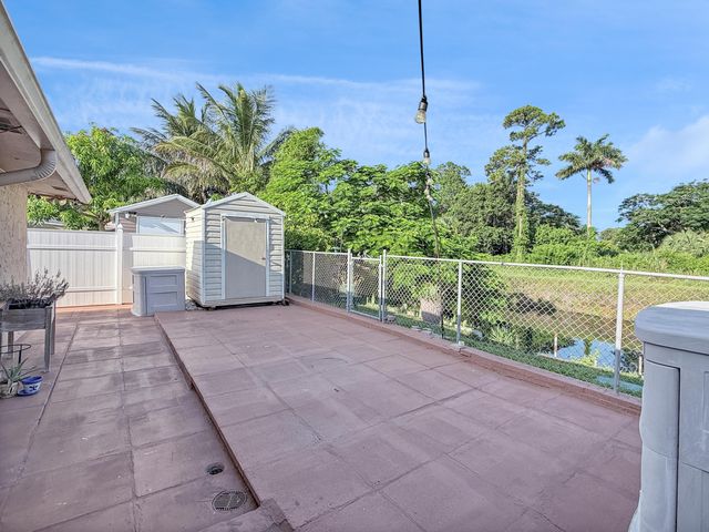 5365 Cannon Way, West Palm Beach, FL 33415