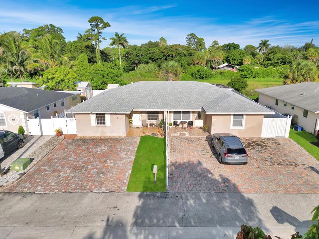 5365 Cannon Way, West Palm Beach, FL 33415