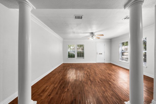 812 W College Street, Sherman, TX 75092
