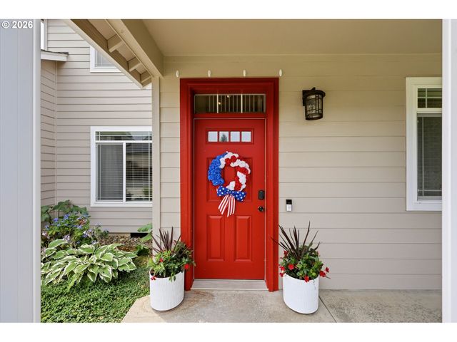518 W 12TH Way, La Center, WA 98629