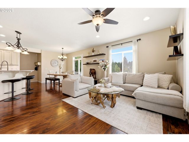 518 W 12TH Way, La Center, WA 98629