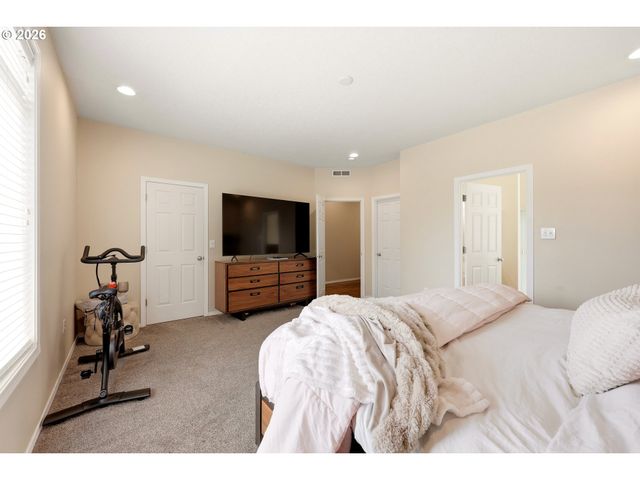518 W 12TH Way, La Center, WA 98629