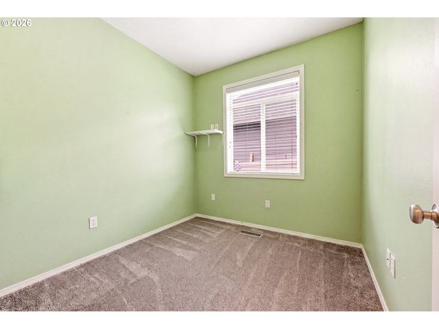 518 W 12TH Way, La Center, WA 98629