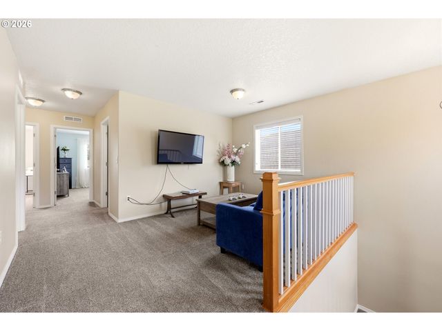 518 W 12TH Way, La Center, WA 98629