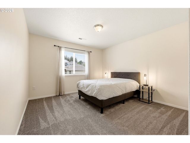 518 W 12TH Way, La Center, WA 98629