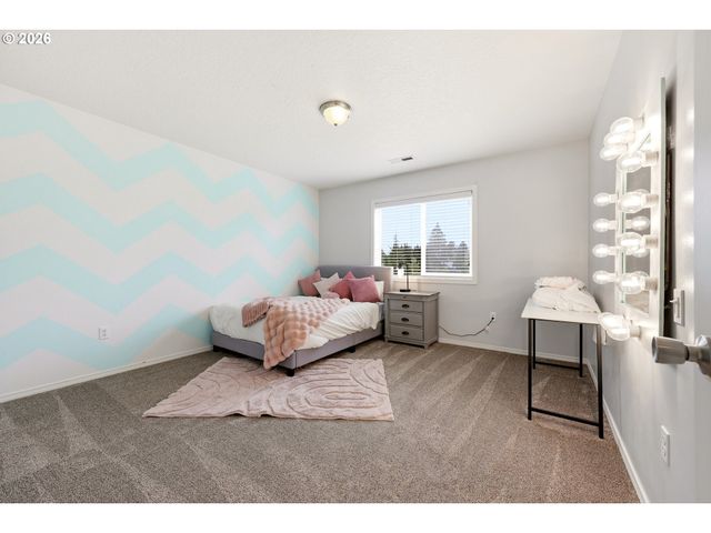 518 W 12TH Way, La Center, WA 98629