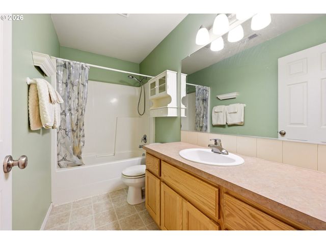 518 W 12TH Way, La Center, WA 98629