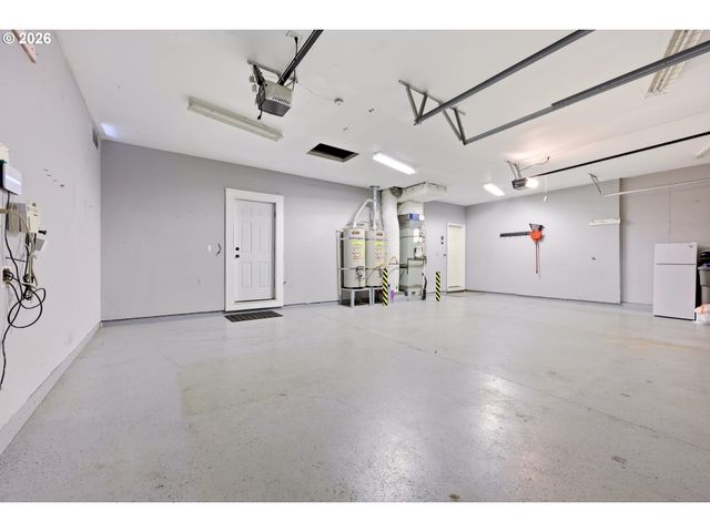 518 W 12TH Way, La Center, WA 98629