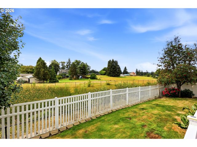 518 W 12TH Way, La Center, WA 98629